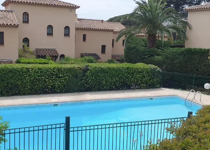 De 20 M2 Proche De La A Sainte-Maxime